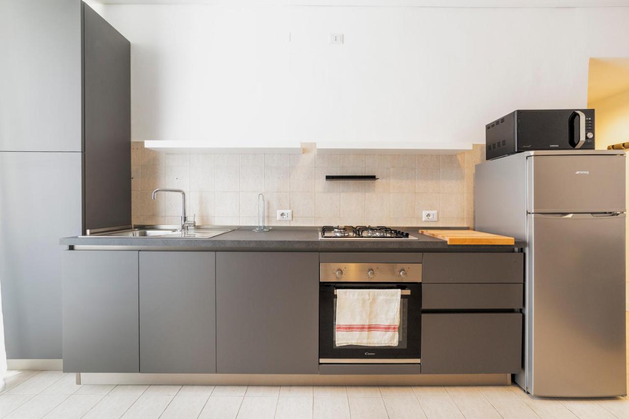 Roomy Apartment Close To Subway M5! Μιλάνο Εξωτερικό φωτογραφία
